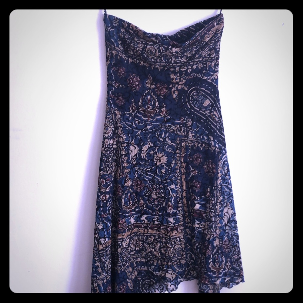 Strapless dress with velvety detail